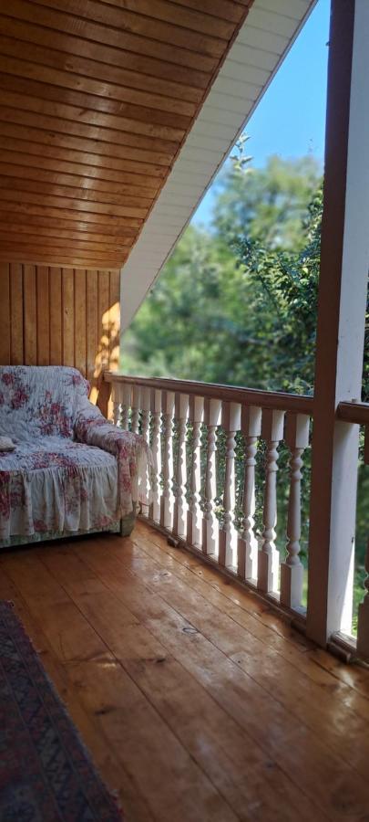 Guest House Lailashi Surmushi 外观 照片