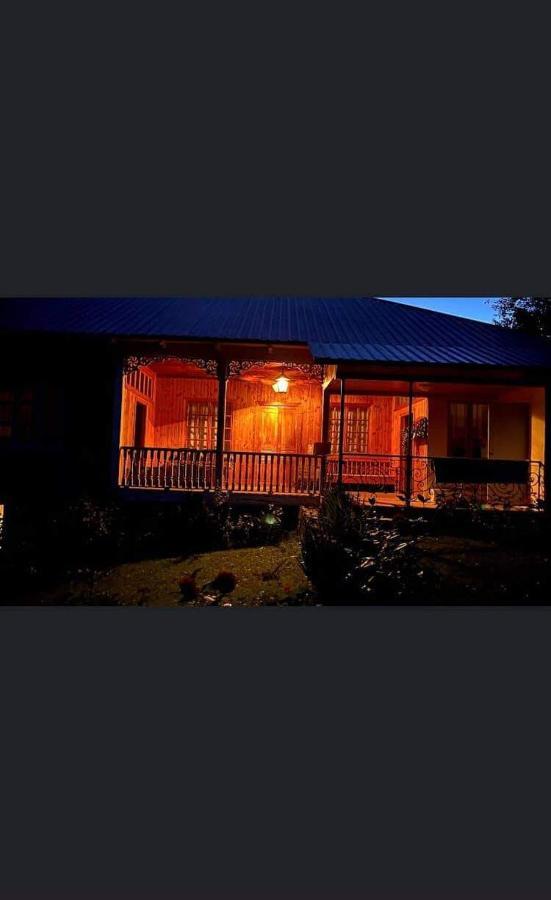 Guest House Lailashi Surmushi 外观 照片